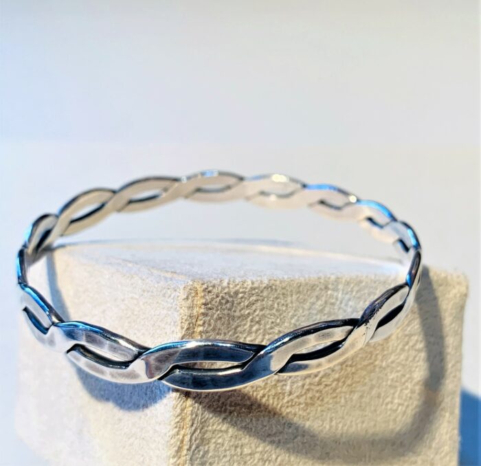 #302 Bangle