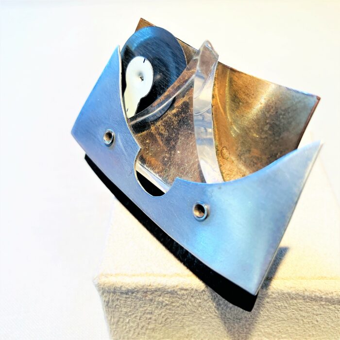 #1052 Brooch - Image 2