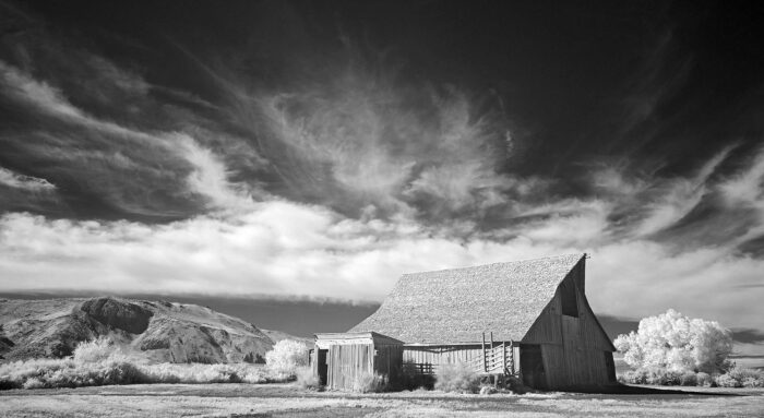 Rich Bergeman - River Ranch Barn at Summer Lake Refuge